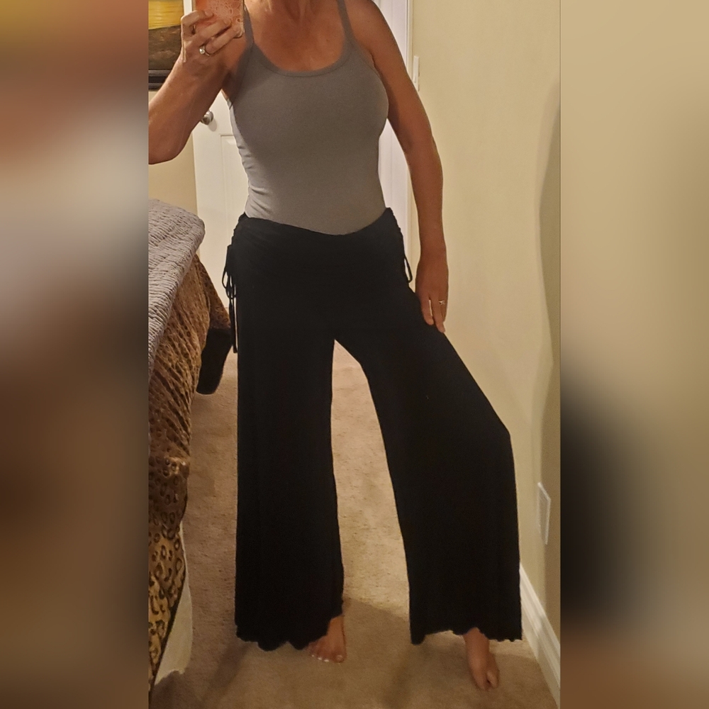 Women's Black Wide-Leg Pants